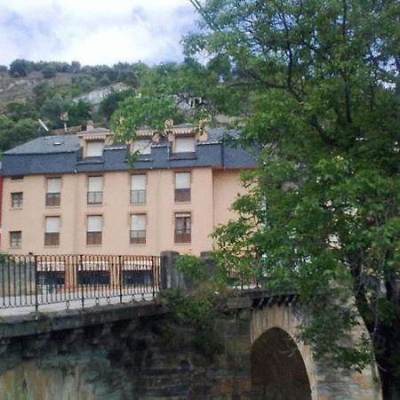 Hostal Restaurante Mendez Villafranca del Bierzo Kültér fotó