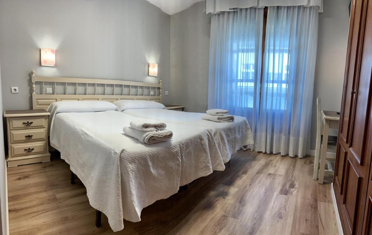 Hostal Restaurante Mendez Villafranca del Bierzo Kültér fotó