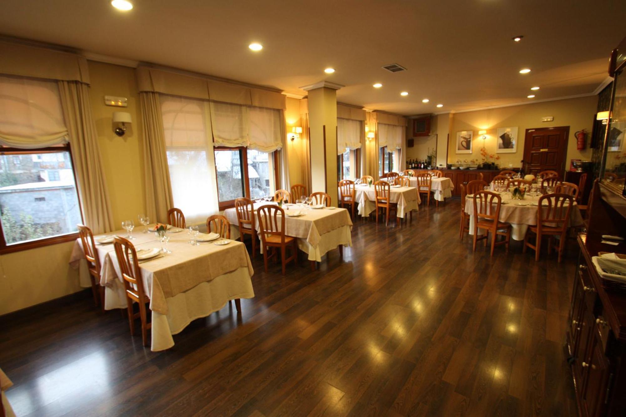 Hostal Restaurante Mendez Villafranca del Bierzo Kültér fotó