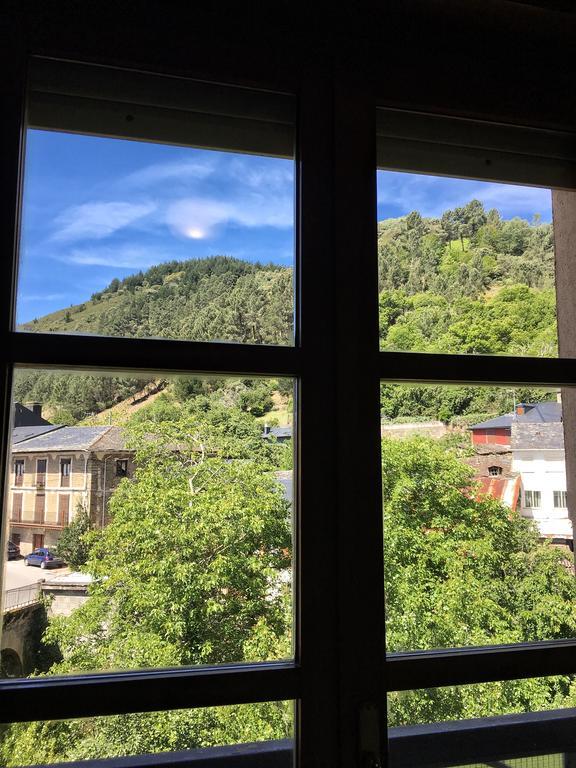Hostal Restaurante Mendez Villafranca del Bierzo Kültér fotó