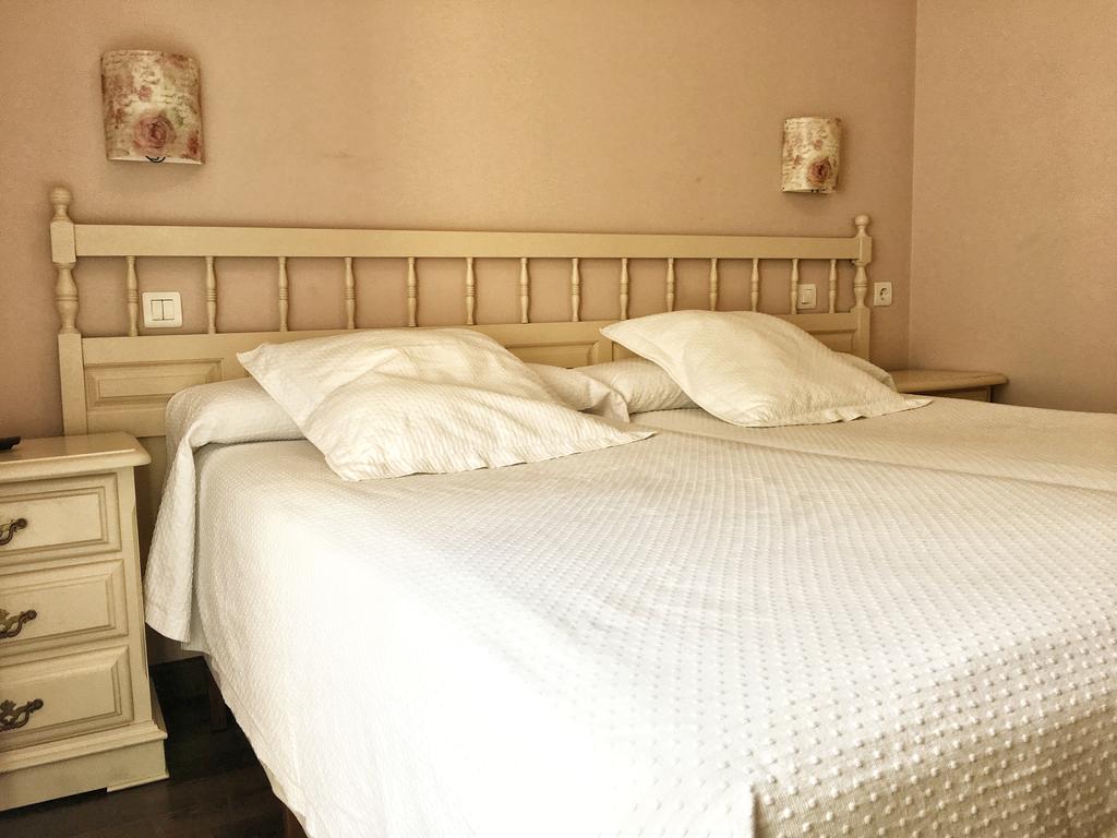 Hostal Restaurante Mendez Villafranca del Bierzo Kültér fotó