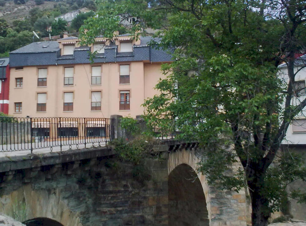 Hostal Restaurante Mendez Villafranca del Bierzo Kültér fotó